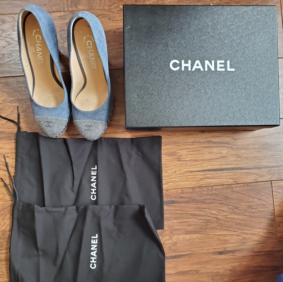 Chanel Denim & Chainlink Pumps $420 - worn once Sz 7.5 - Picture 5 of 8